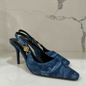 Versace 85MM Barocco Print Denim Slingback Pumps